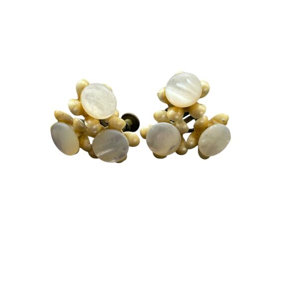 Vintage Screwback Non-Pierced Earrings Cluster Faux Pearl .9 Inch - Picture 1 of 6
